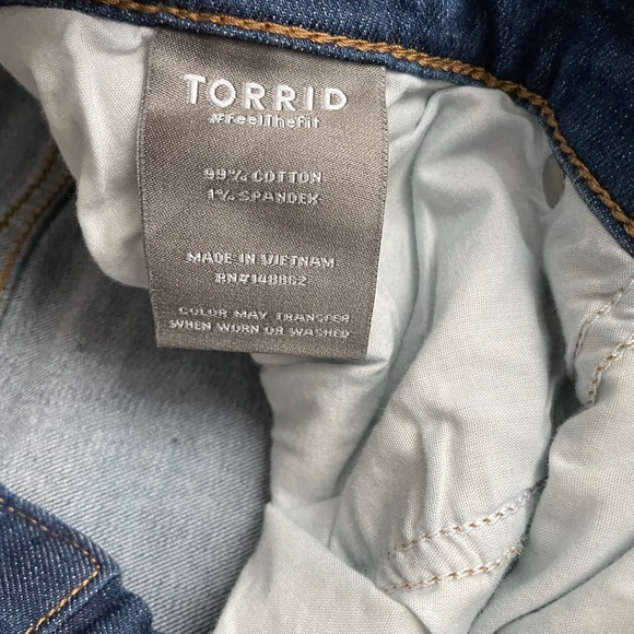 Torrid Distressed Jean Shorts EUC Size 20 - Picture 7 of 7
